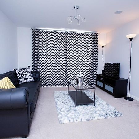 Mills Apartment - Two Bedroom En-Suite Apartment Northampton Exterior foto